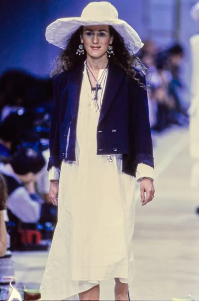 Look 16